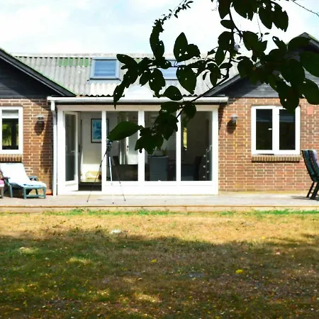 Semesterbostad Three-bedroom Holiday In 5 Roslev