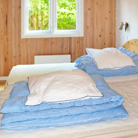 Three-bedroom Holiday In 5 Semesterbostad Roslev