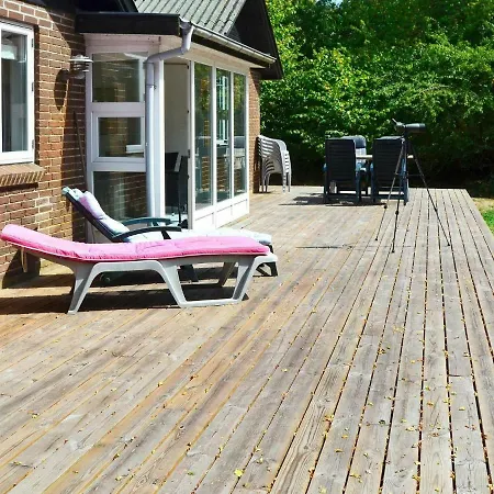 Three-bedroom Holiday In 5