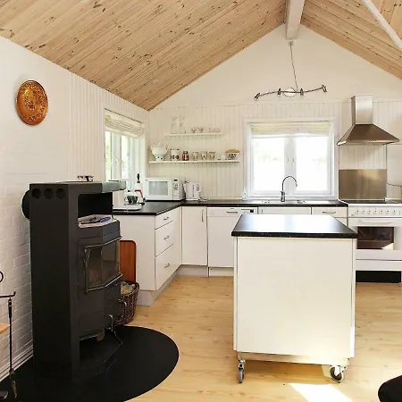 Three-bedroom Holiday In 5 Roslev
